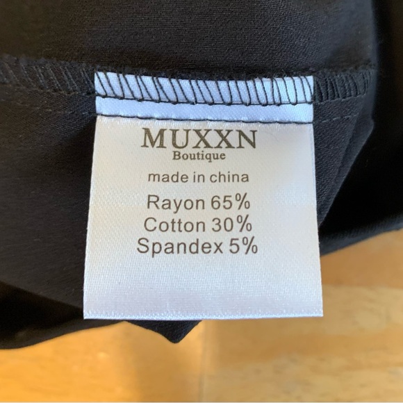 Muxxn Retro Bodycon LBD Dress in Black - Picture 10 of 12